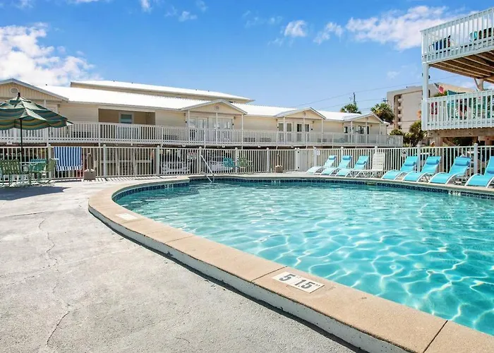 Holiday home Snowbird Retreat, Pool & Beach Access *