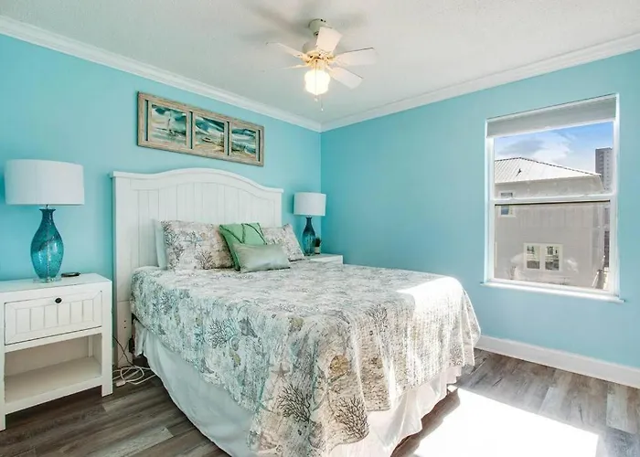 Holiday home Snowbird Retreat, Pool & Beach Access