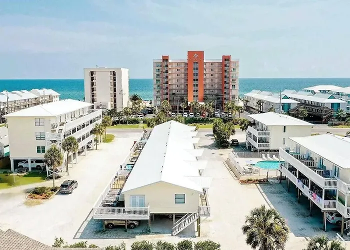 Snowbird Retreat, Pool & Beach Access Holiday home *