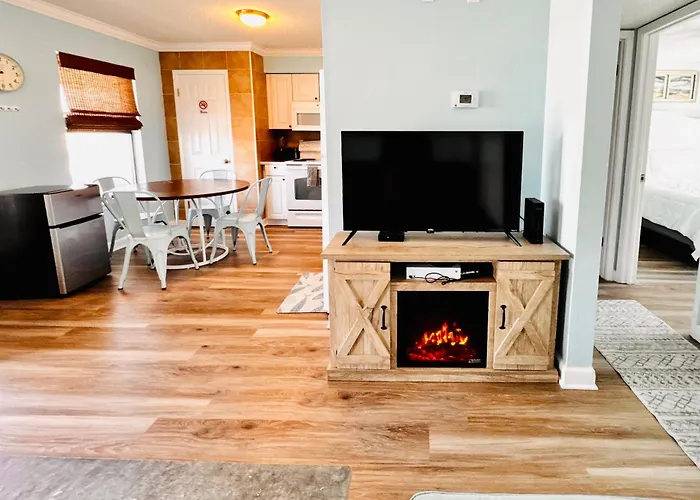 Snowbird Retreat, Pool & Beach Access Holiday home Gulf Shores